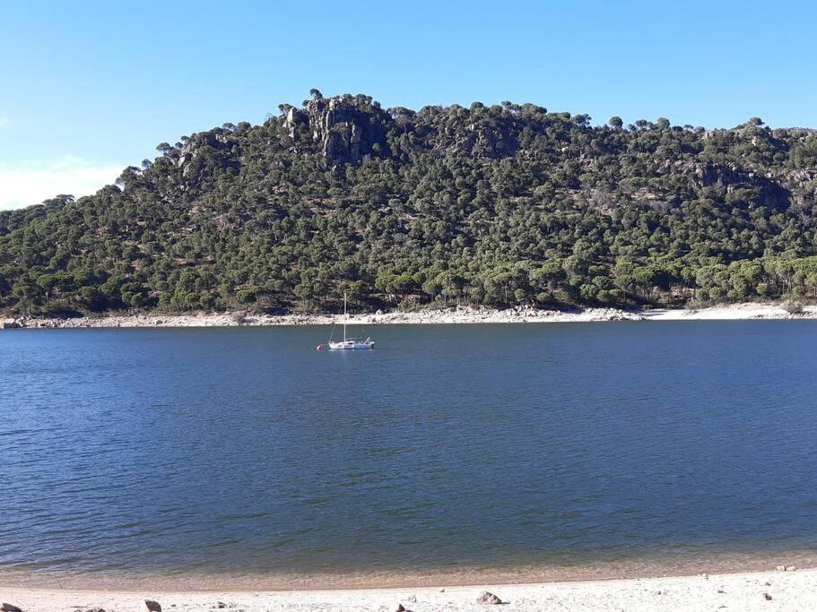 Acogedor Apartamento Con Bellas Vistas Al Embalse San Martín de Valdeiglesias Eksteriør bilde