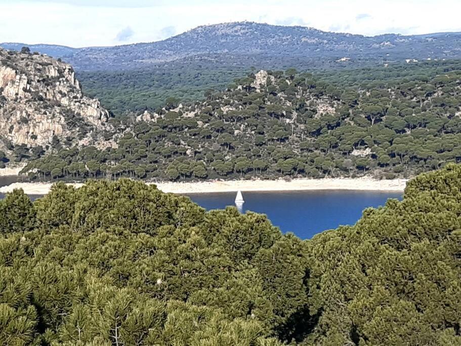 Acogedor Apartamento Con Bellas Vistas Al Embalse San Martín de Valdeiglesias Eksteriør bilde